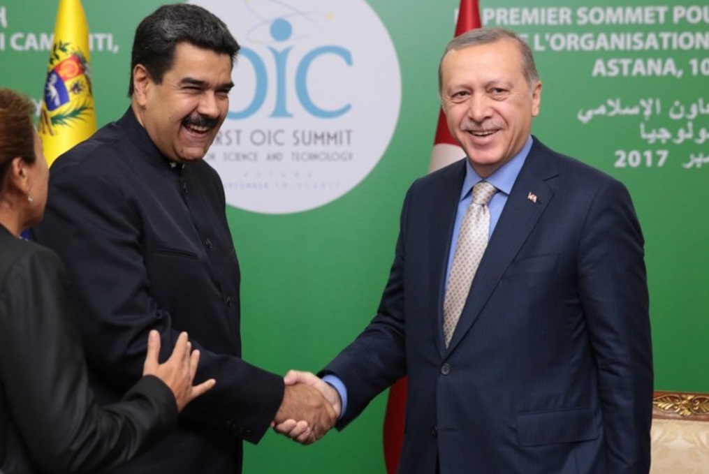 Maduro se reúne con Erdogan y Rohani en cumbre de países islámicos en Kazajistán
