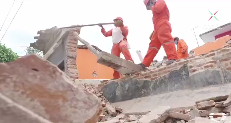 Migrantes centroamericanos apoyan a damnificados del sismo en Oaxaca 