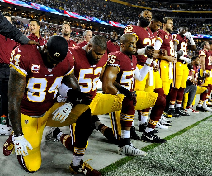 Trump pide respeto a jugadores de la NFL por protestas durante himno nacional