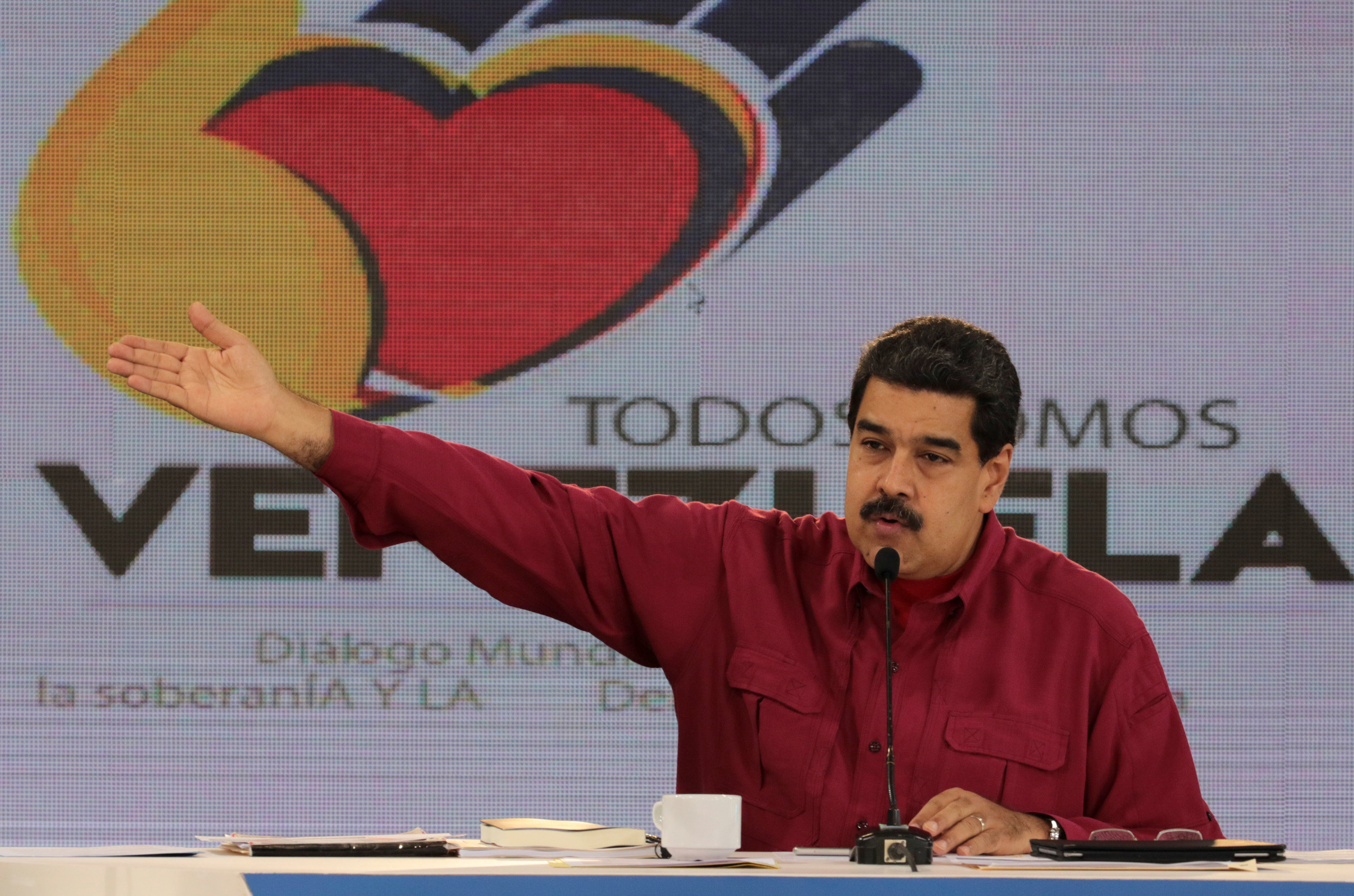 Partido opositor pide Maduro cesar ataques durante diálogo