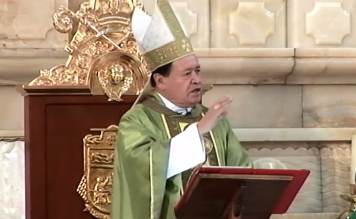 Cardenal pide orar por víctimas de sismo y huracanes