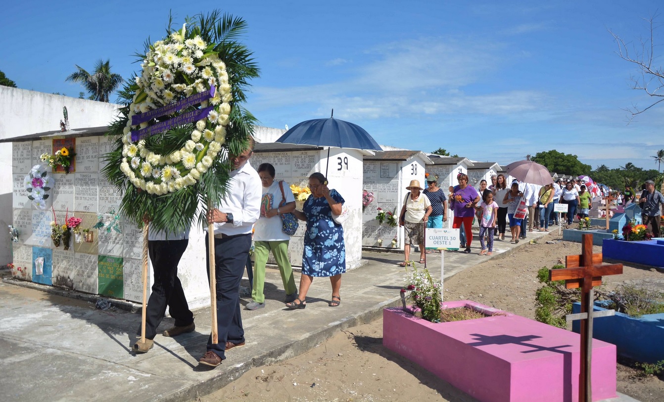 Exhumarán 800 cuerpos del cementerio municipal de Veracruz