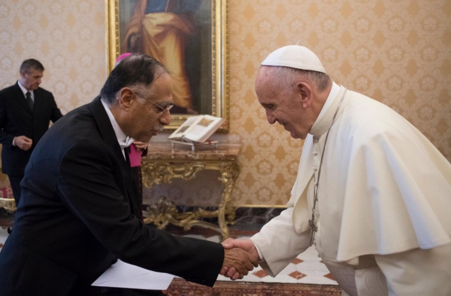 México cancela festejo de relaciones diplomáticas con el Vaticano por sismo