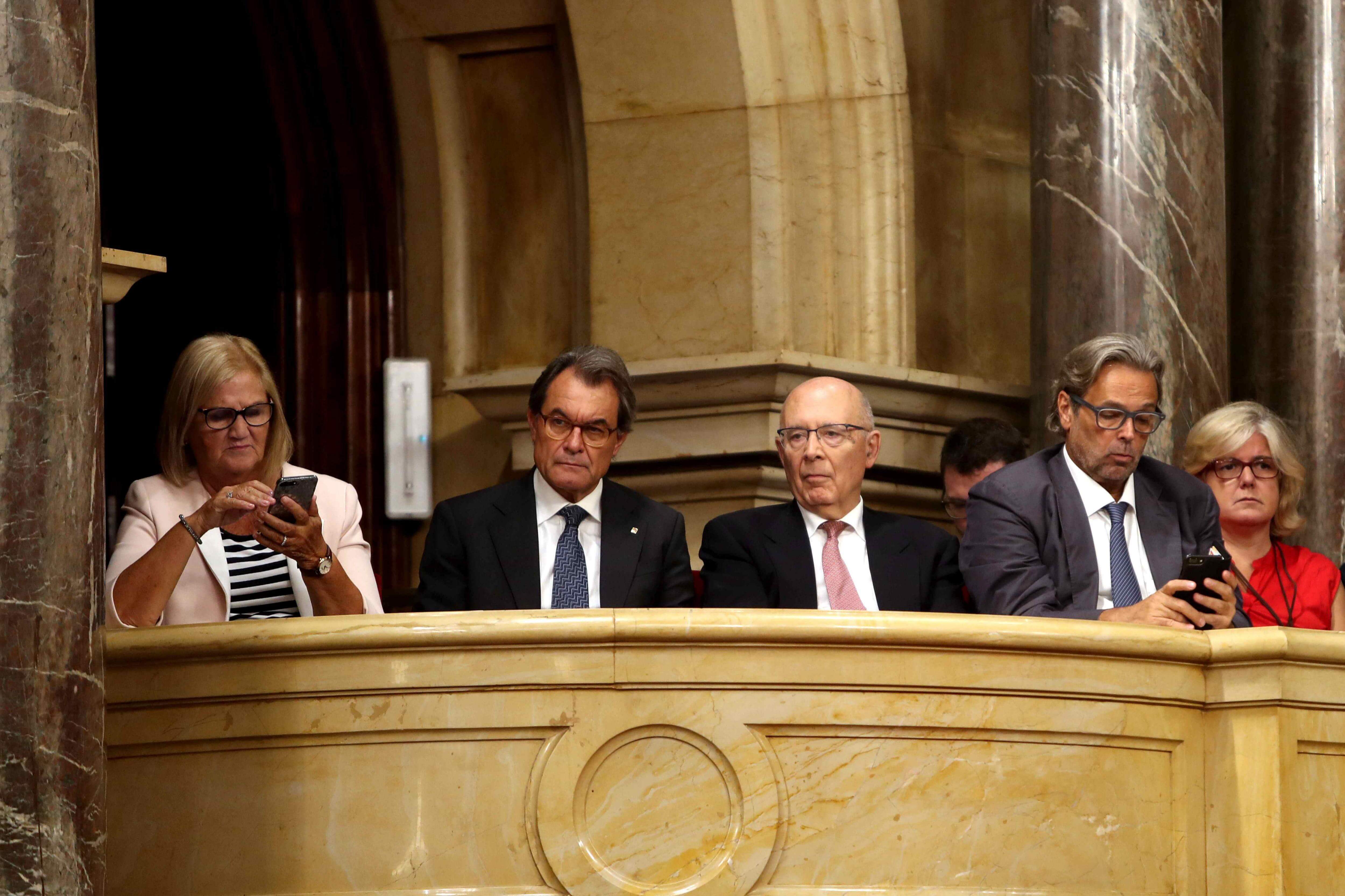 Parlamento catalán debate sobre el referéndum independentista 