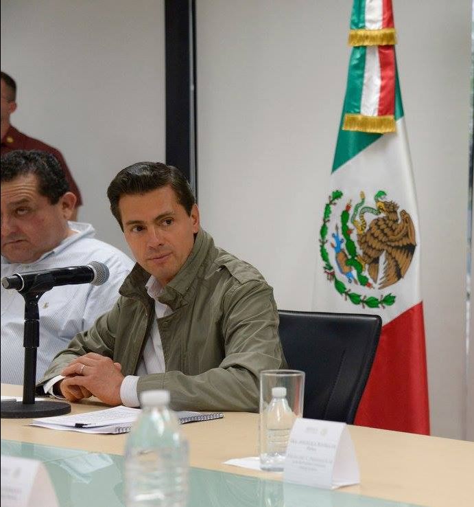 Peña Nieto supervisa labores de ayuda en BCS; suman seis muertos