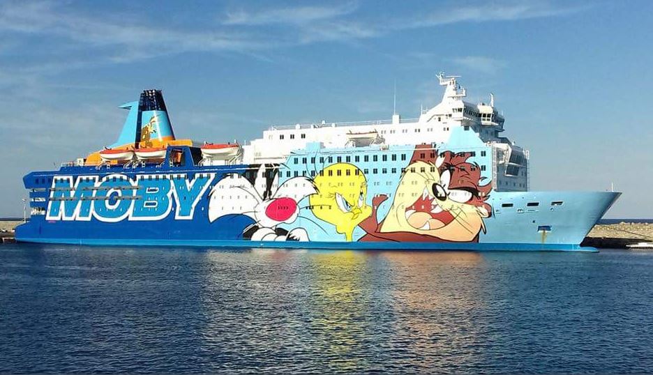 Policía española usa 'barco de Piolín' y ocasiona ola de memes