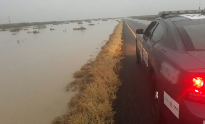 Policía Federal cierra tramo en la autopista Monterrey Nuevo Laredo por inundación 