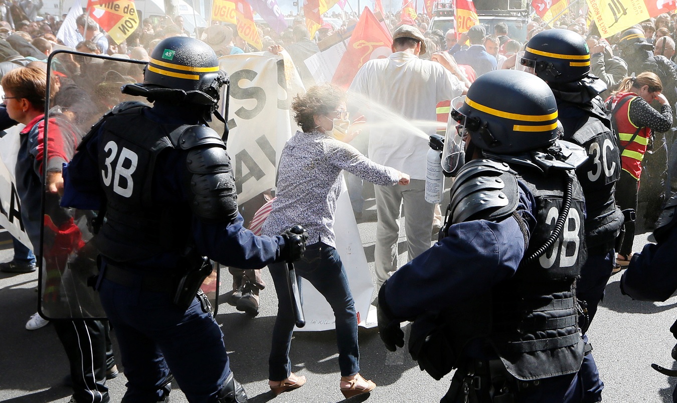 Arrestan a tres personas en protesta contra reforma laboral de Macron