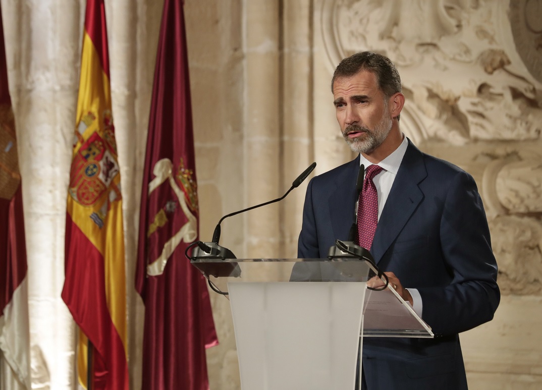 Rey Felipe advierte a Cataluña que la Constitución prevalecerá en España