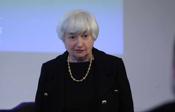 Steven Mnuchin dijo que Janet Yellen podría seguir en la Fed