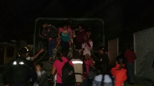 Desalojan habitantes de Tabasco por fuga de gas en ductor de Pemex