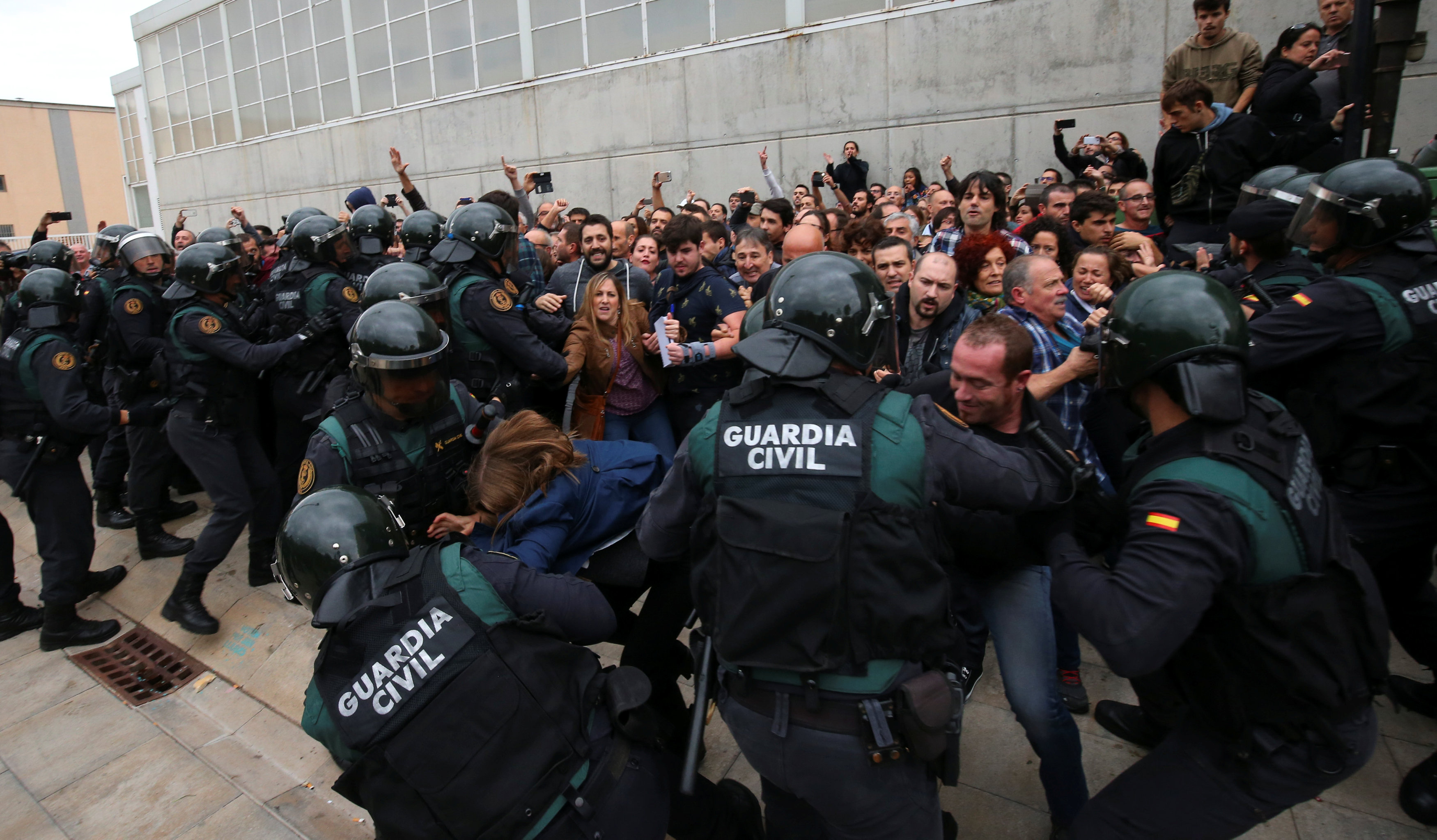 disturbios referendum catalan dejan 38 heridos