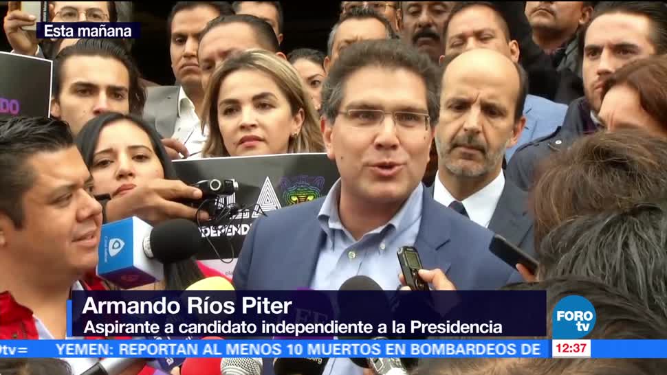 Ríos Piter se registró como aspirante a candidato presidencial independiente