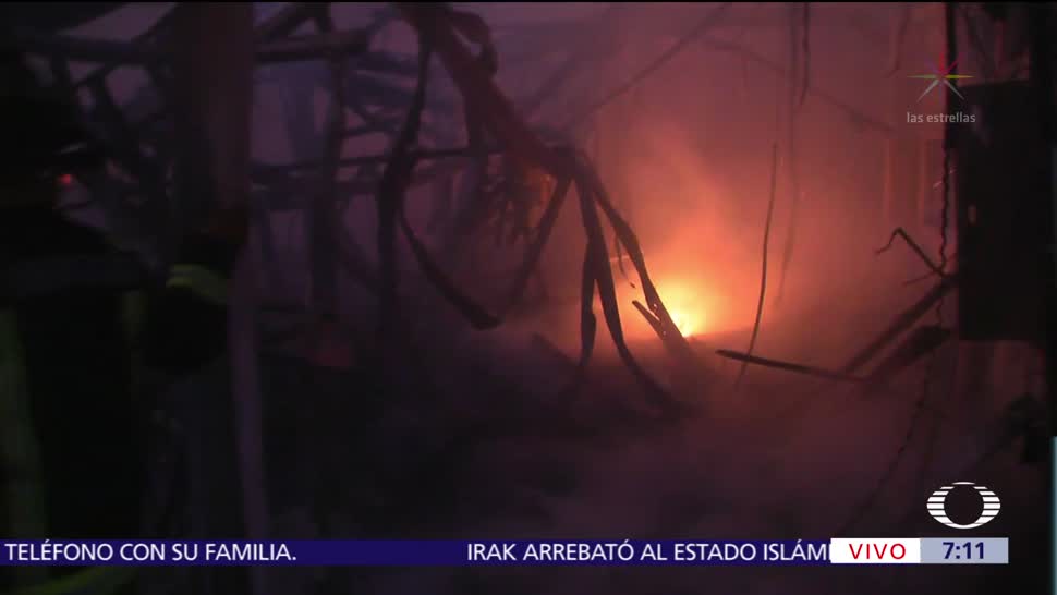 Se registra incendio en fábrica de muebles de Ecatepec, Edomex