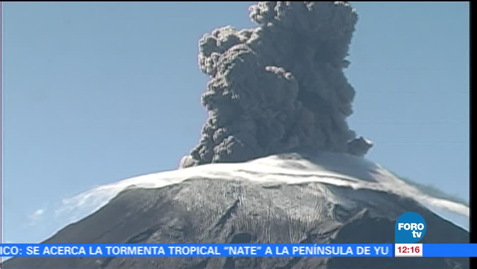 Volcán Popocatépetl lanza fumarola de 1.5 kilómetros