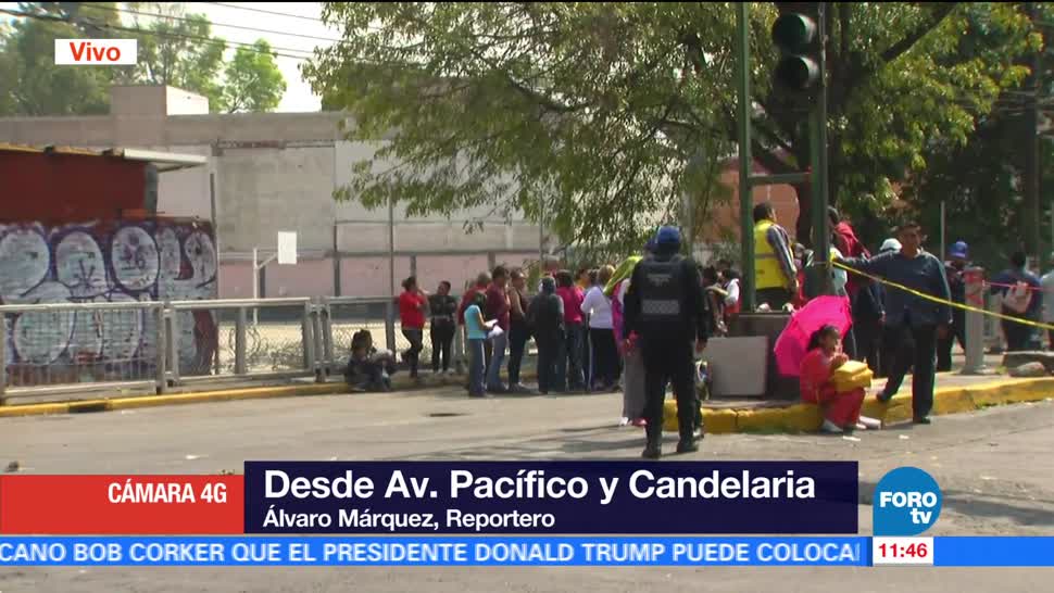 Padres de familia bloquean calles de la delegación Coyoacán