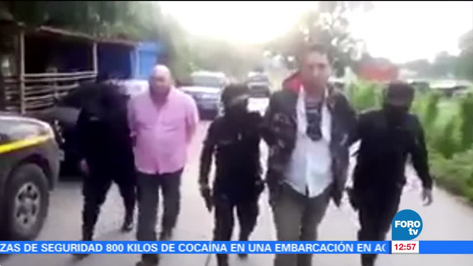 Guatemala detiene a dos mexicanos por transportar cocaína en aeronave