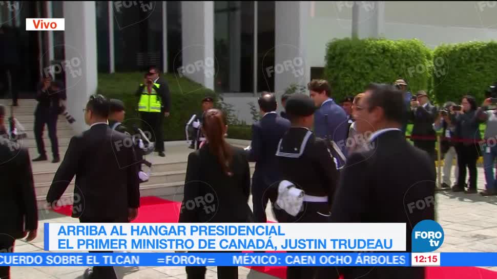 Luis Videgaray recibe a Justin Trudeau en el Hangar Presidencial del AICM
