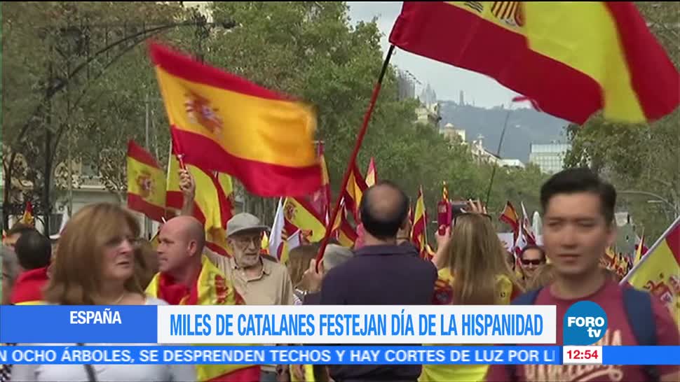 Miles de catalanes festejan el día de la hispanidad