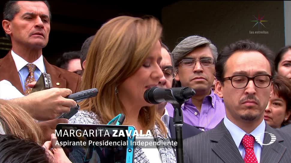 Margarita Zavala se inscribe en el INE