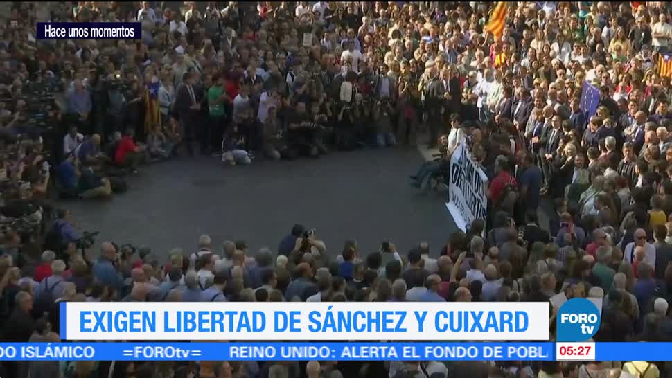 Ciudadanos exigen libertad de líderes catalanes