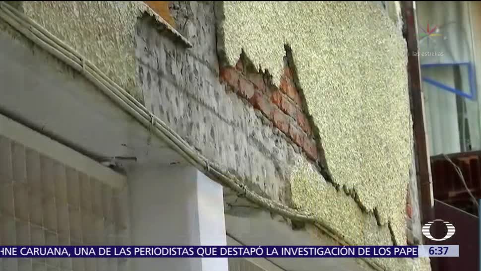 Mancera anuncia que se deberán retirar espectaculares de azoteas tras sismo