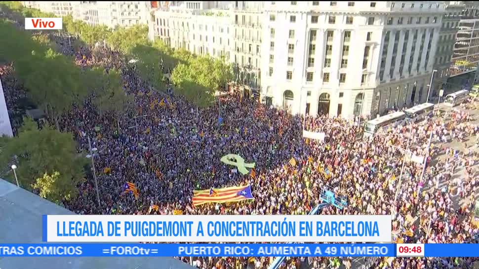 Llega de Puigdemont a concentración en Barcelona