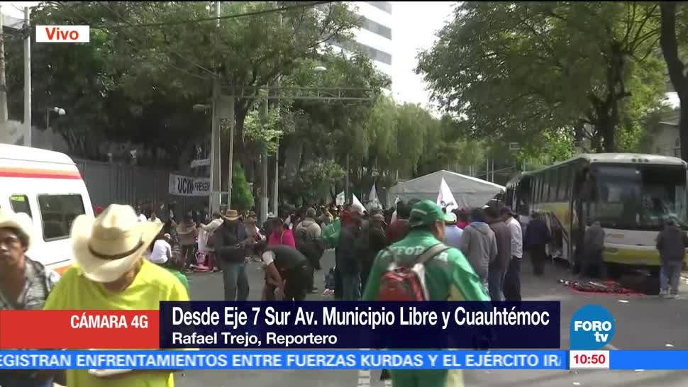 Campesinos mantienen plantón en Eje 7 Sur y Cuauhtémoc, CDMX