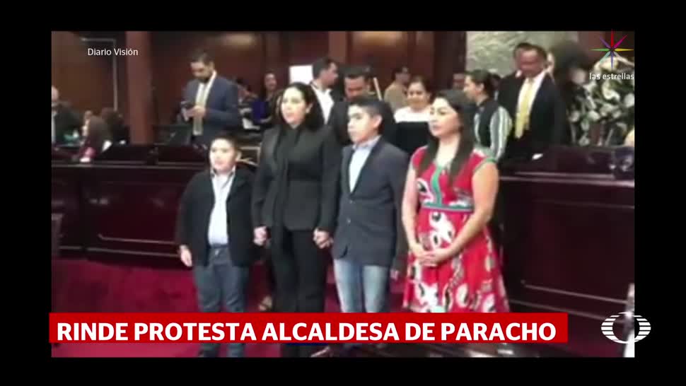 Alcaldesa rinde protesta en Michoacán, en sustitución de su esposo