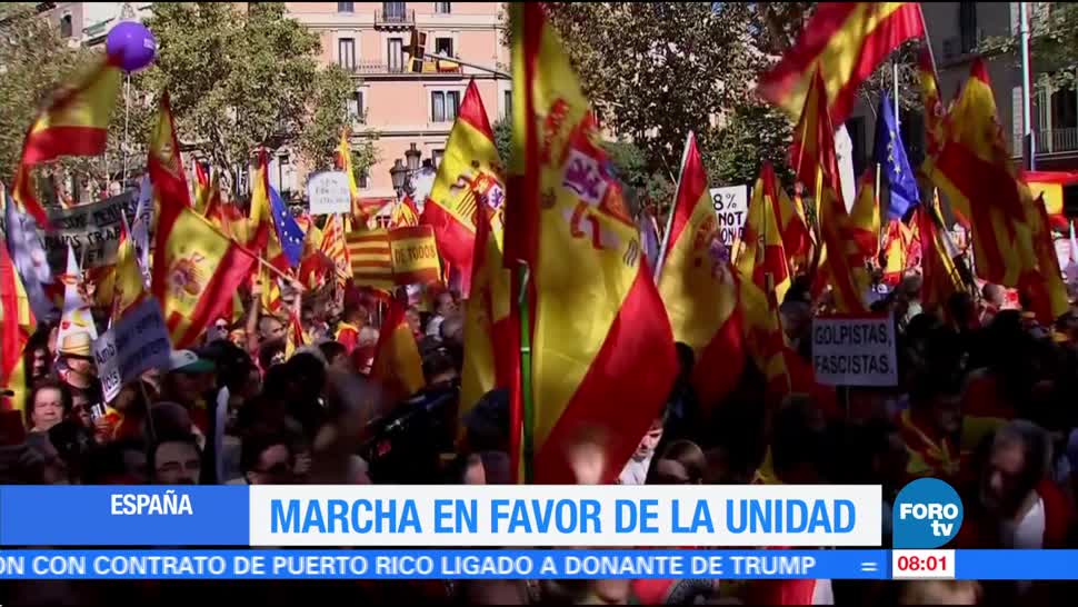 Miles de personas marchan en Cataluña a favor de la unidad de España