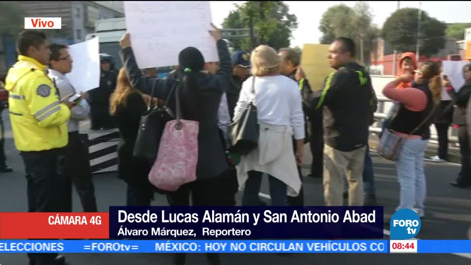 Padres de familia bloquen San Antonio Abad en CDMX