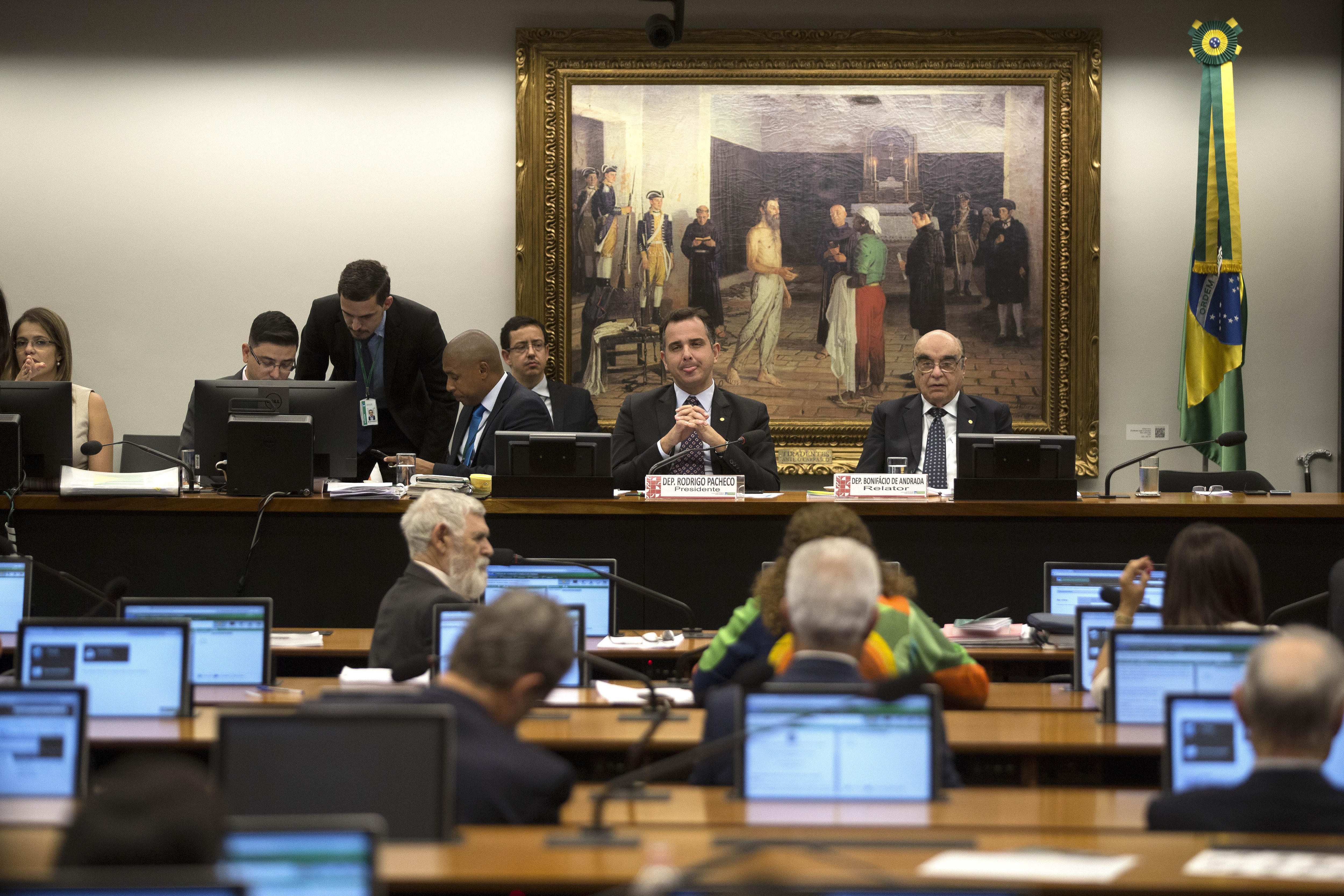 Congreso inicia sesión para votar posible destitución del presidente de Brasil