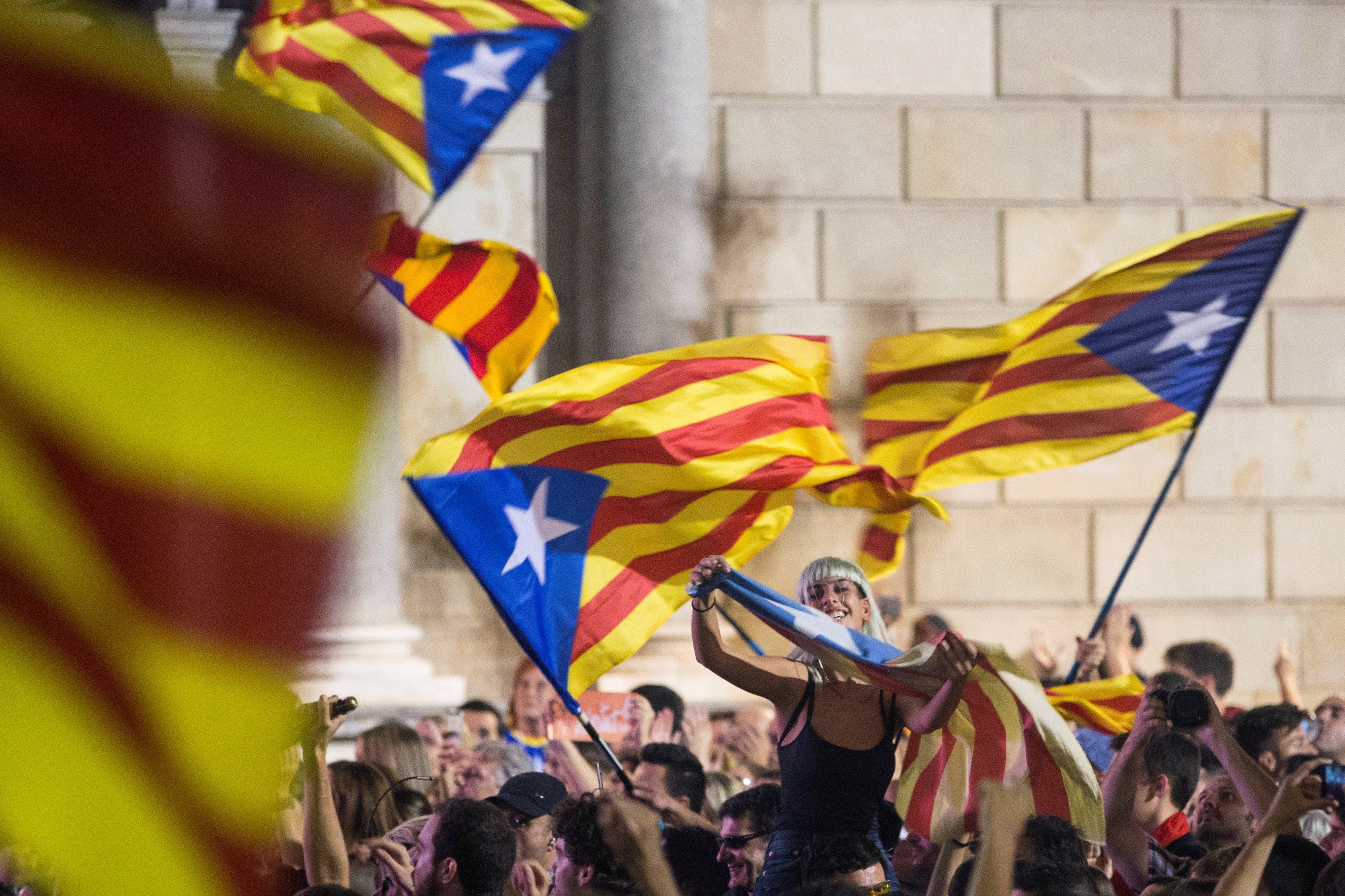 Gobierno catalán no se da por cesado y prevé mantener actividad