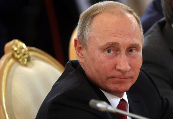 Putin festeja su cumpleaños 65 trabajando en el Kremlin