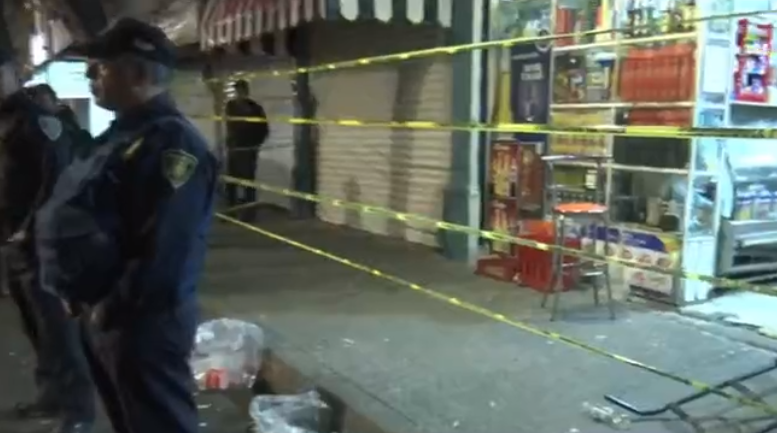 Acordonan tienda de abarrotes tras balacera en Santa María La Ribera, CDMX