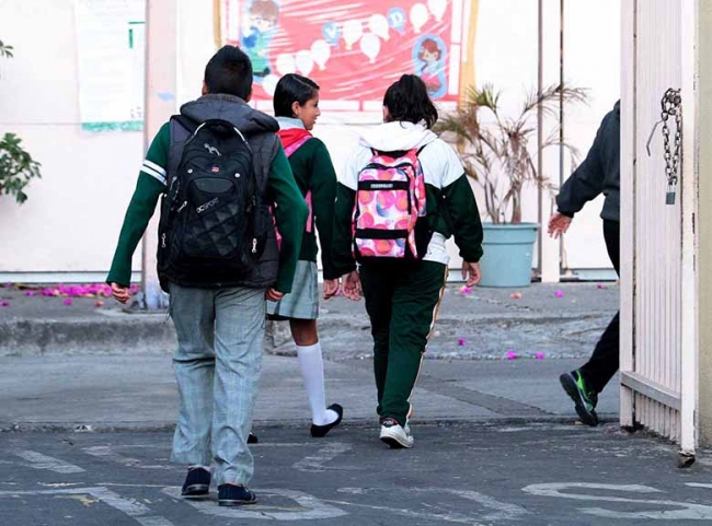 Este lunes regresan a clases 25.6 millones de estudiantes en México