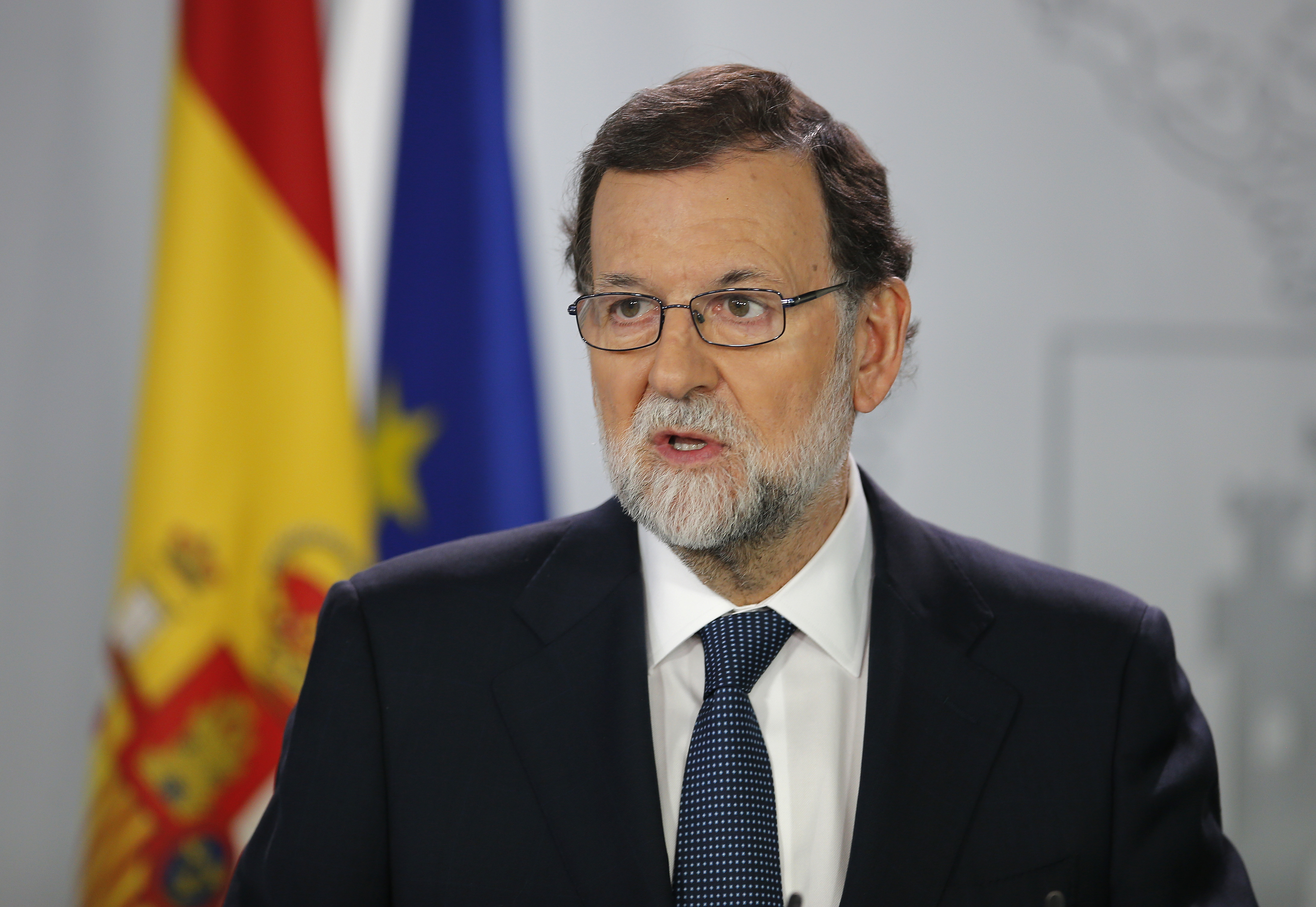 Rajoy da hasta el lunes a Puigdemont para confirmar si declaró independencia