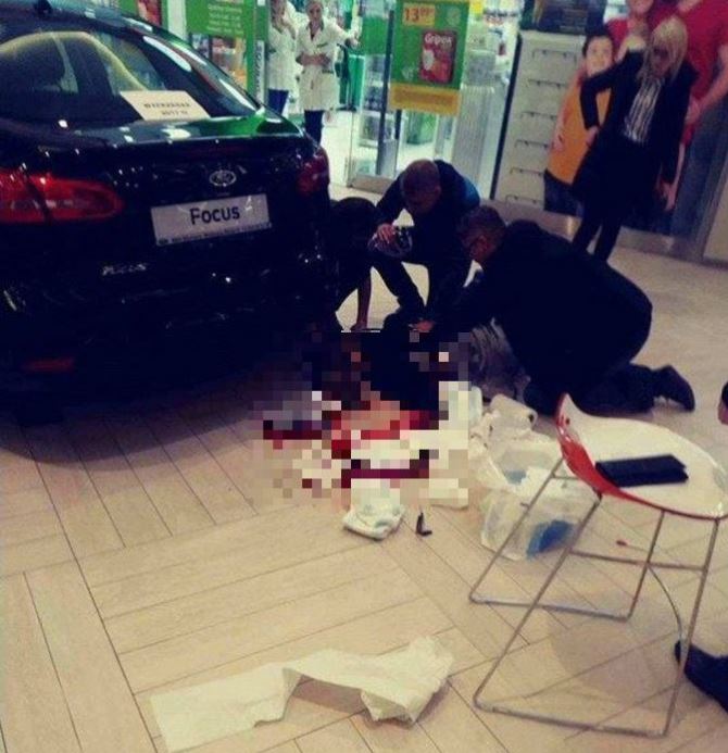Ataque con cuchillo en centro comercial de Polonia deja un muerto y heridos