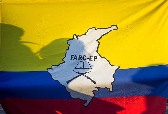 800 miembros de las FARC desertan de acuerdo de paz