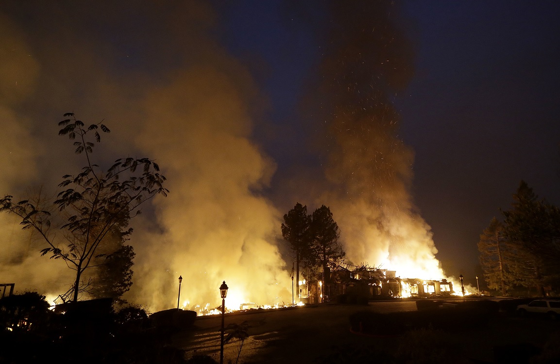 14 incendios forestales devastan el norte de California