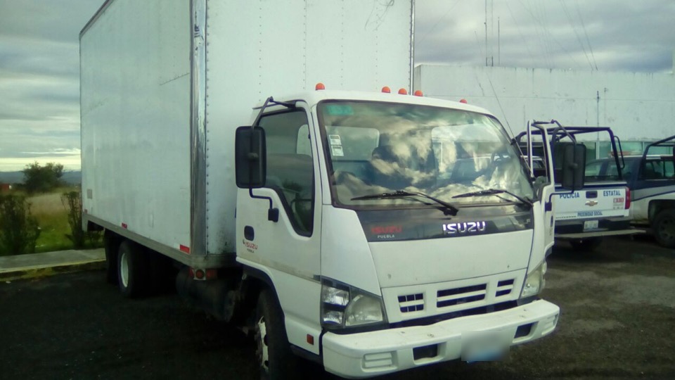 Camión robado y recuperado con combustible ilícito en Puebla