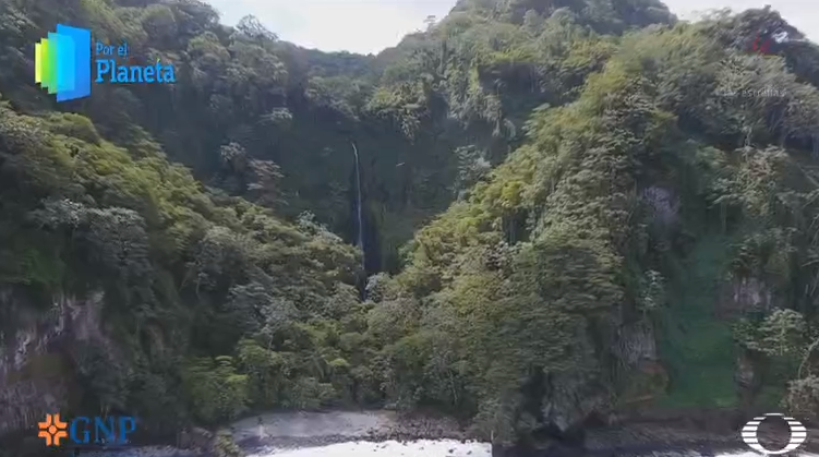 Cascada en la Isla del Coco, Costa Rica Por el Planeta