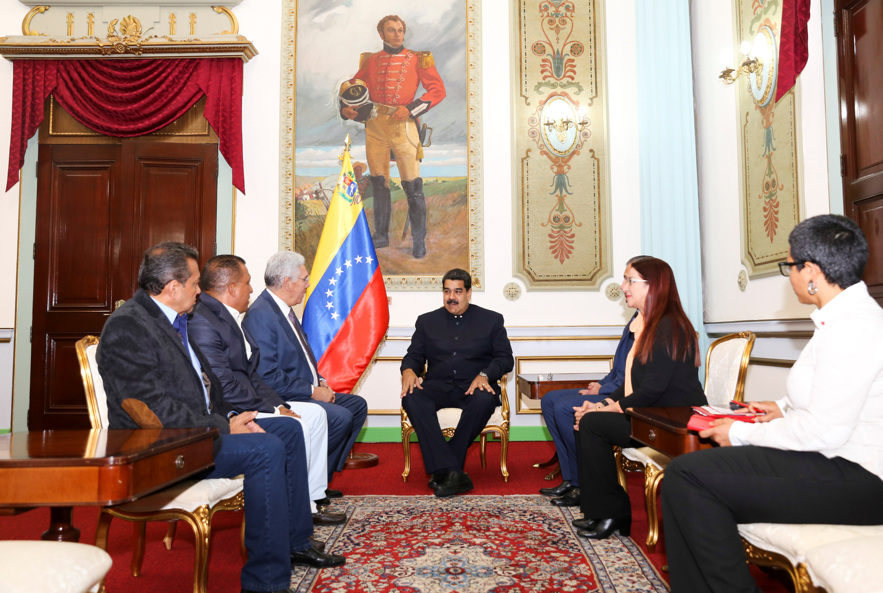 Chavismo sugiere adelantar elecciones alcaldes Venezuela