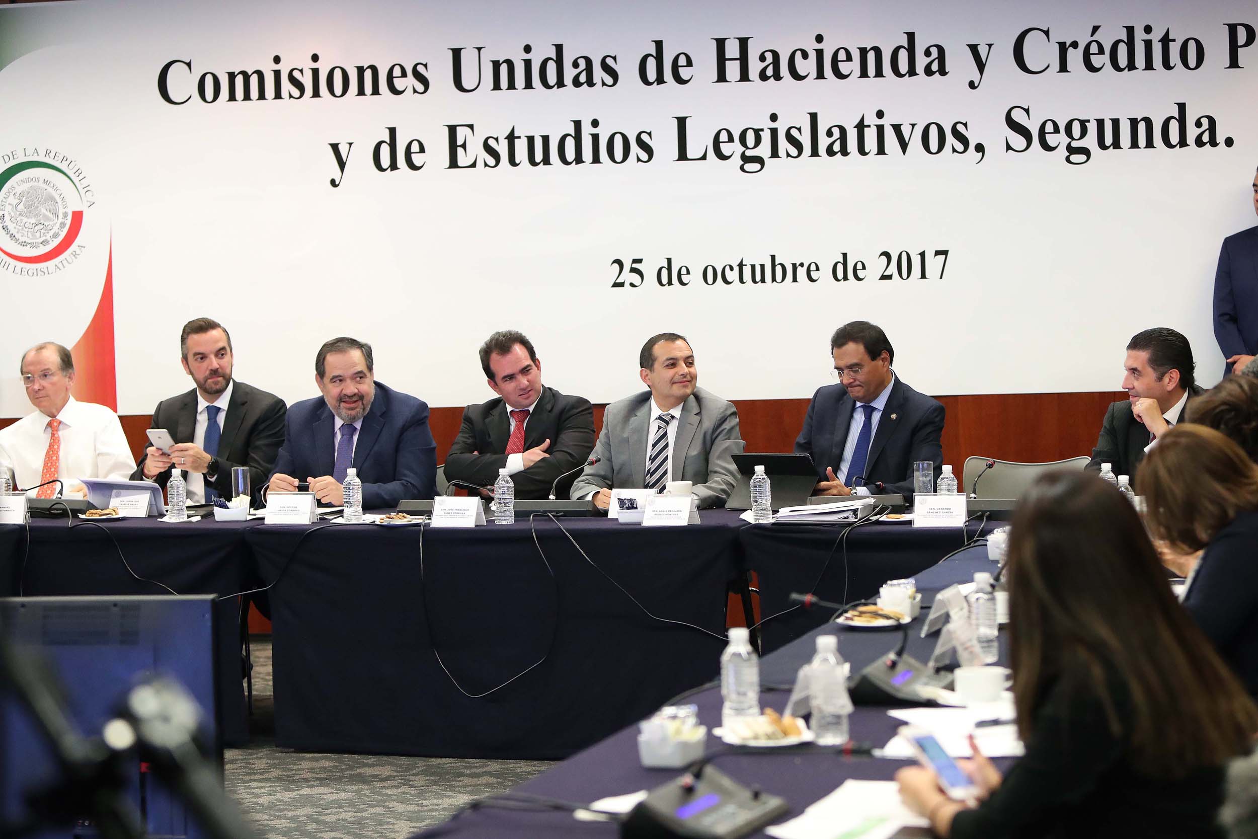 Analizan Ley de Ingresos 2018 en comisiones del Senado