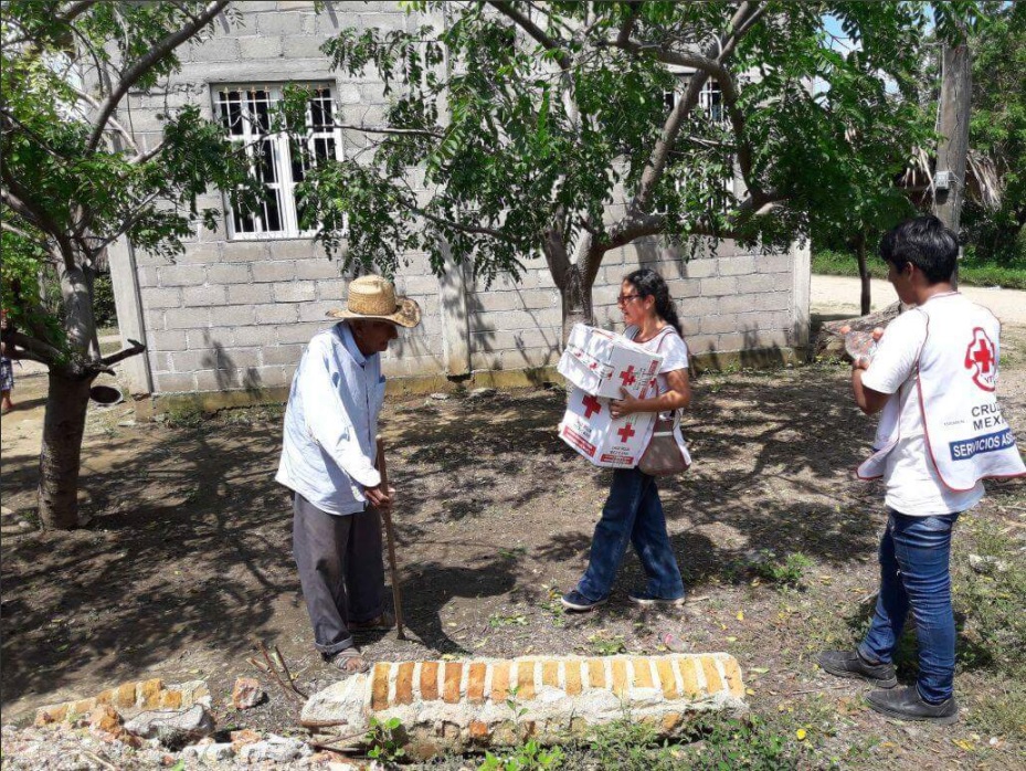 cruz roja mexicana da ayuda a cientos de damnificados