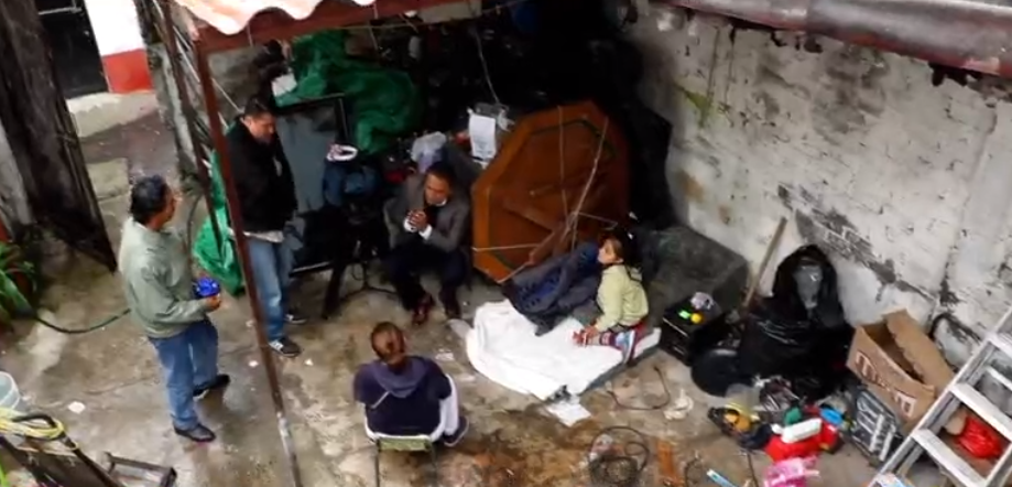 Damnificados del sismo en Xochimilco se organizan para vigilar sus casas