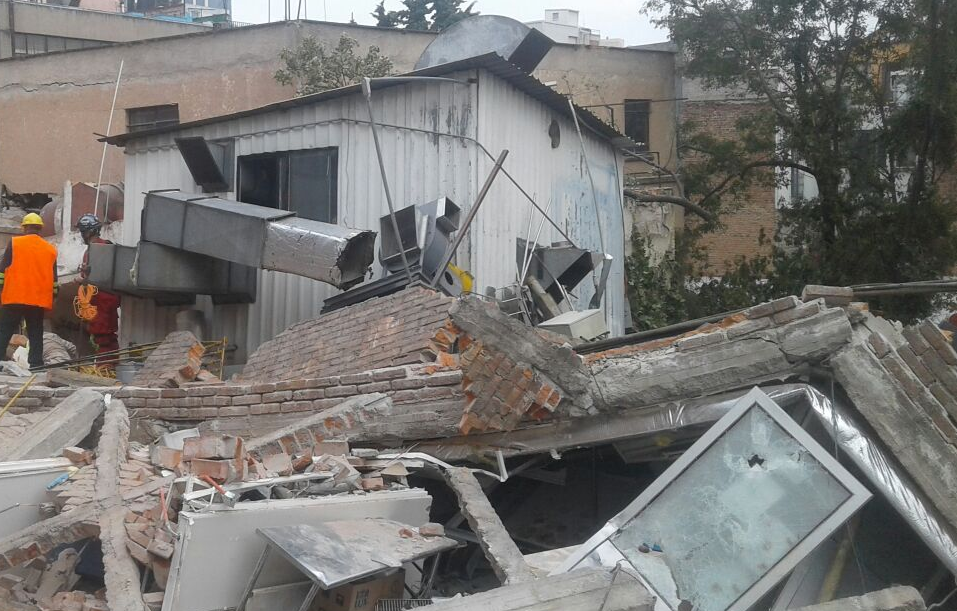 Derrumbe en Puebla 282, colonia Roma, tras sismo
