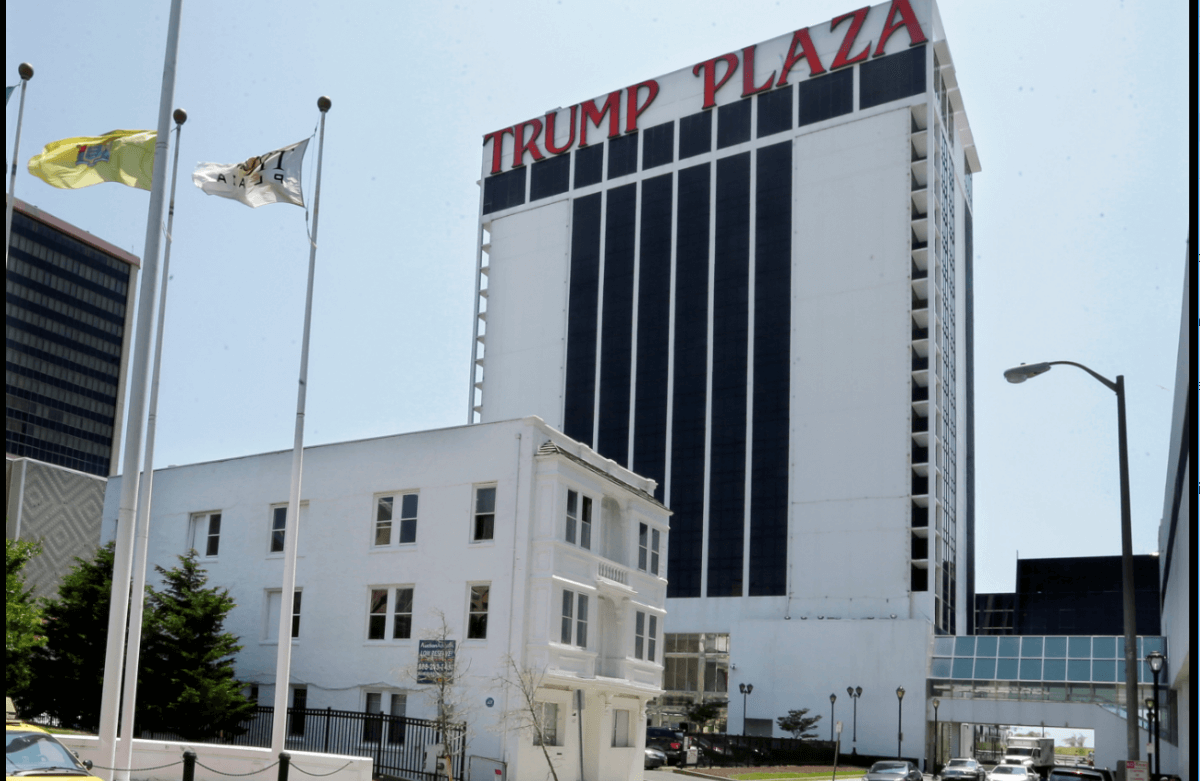 El hotel y casino Trump Plaza en en Atlantic City, Nueva Jersey