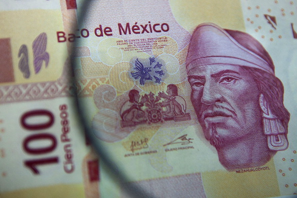El peso mexicano avanza tras rumores de Powell para la Fed