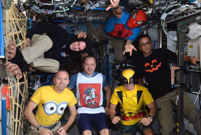 Astronautas celebran Halloween a bordo de la Estación Espacial Internacional